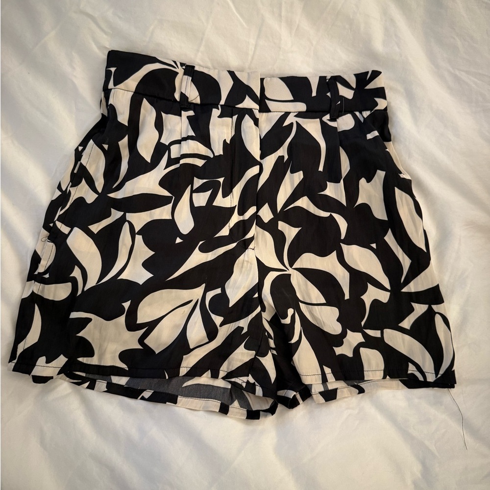 Dynamite Black and Cream High Waist Shorts